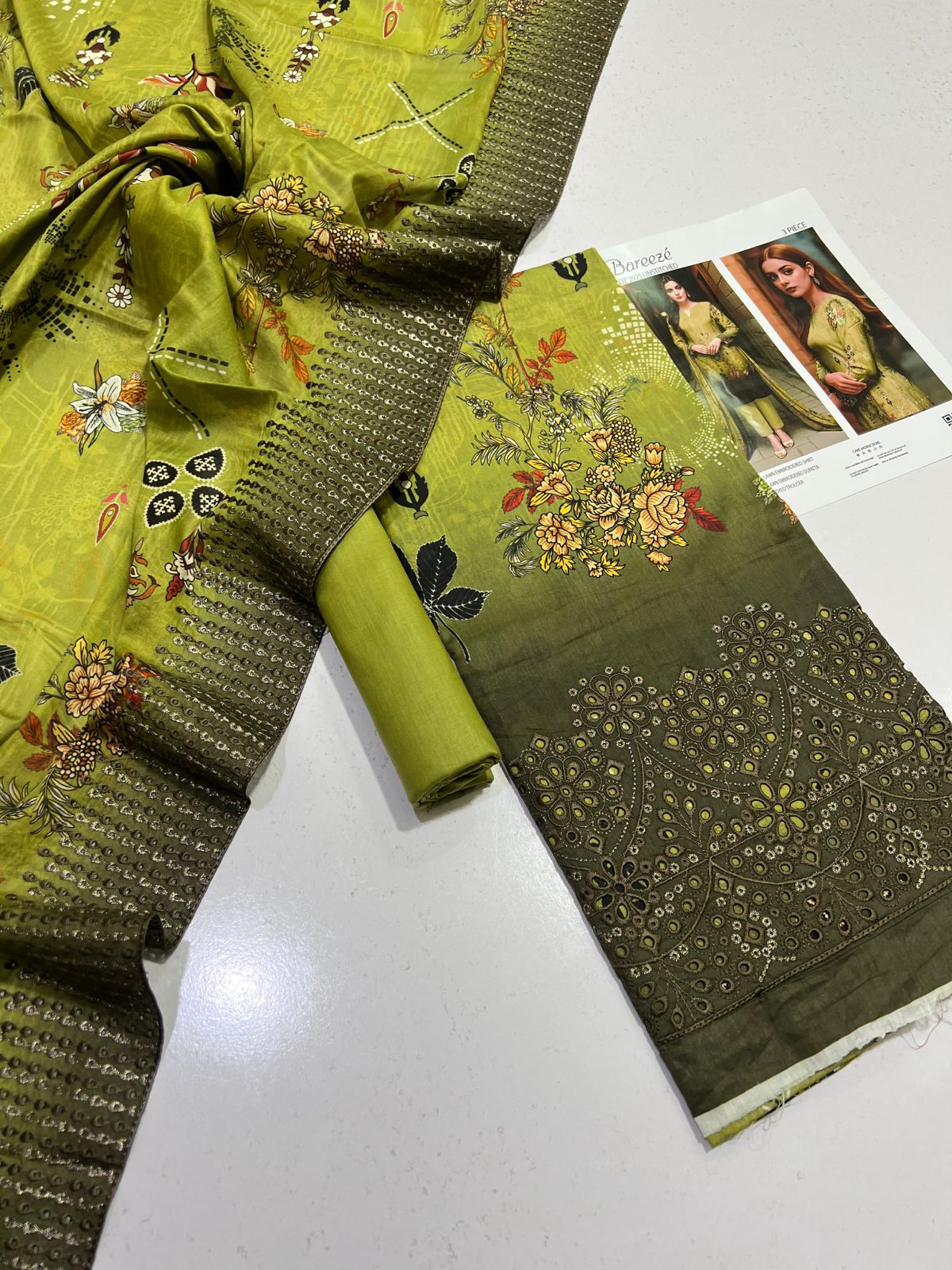 Bareeze Embroidered Lawn 3-Piece Unstiched
