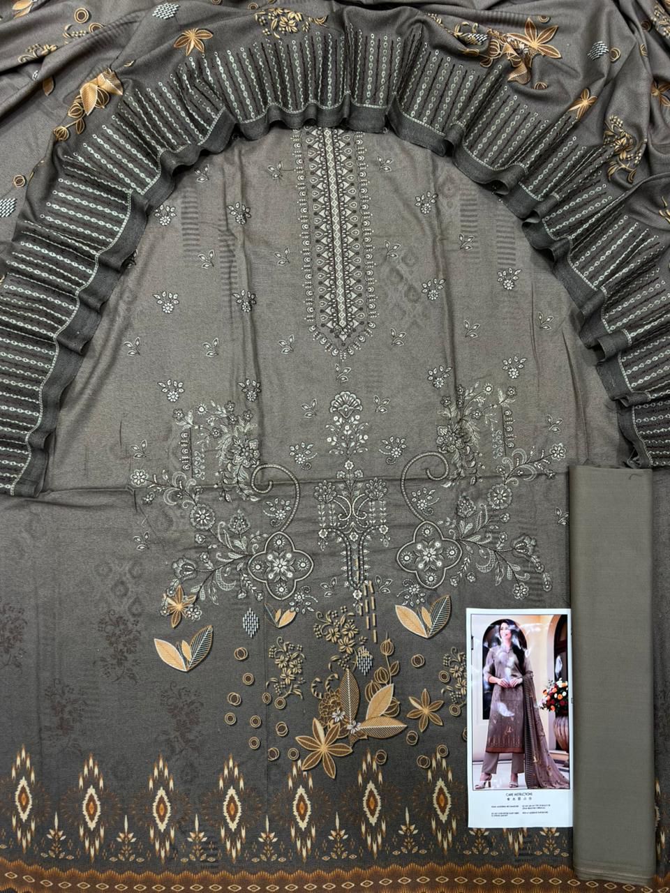 Sapphire Dhanak Embroidered Digital 3-Piece