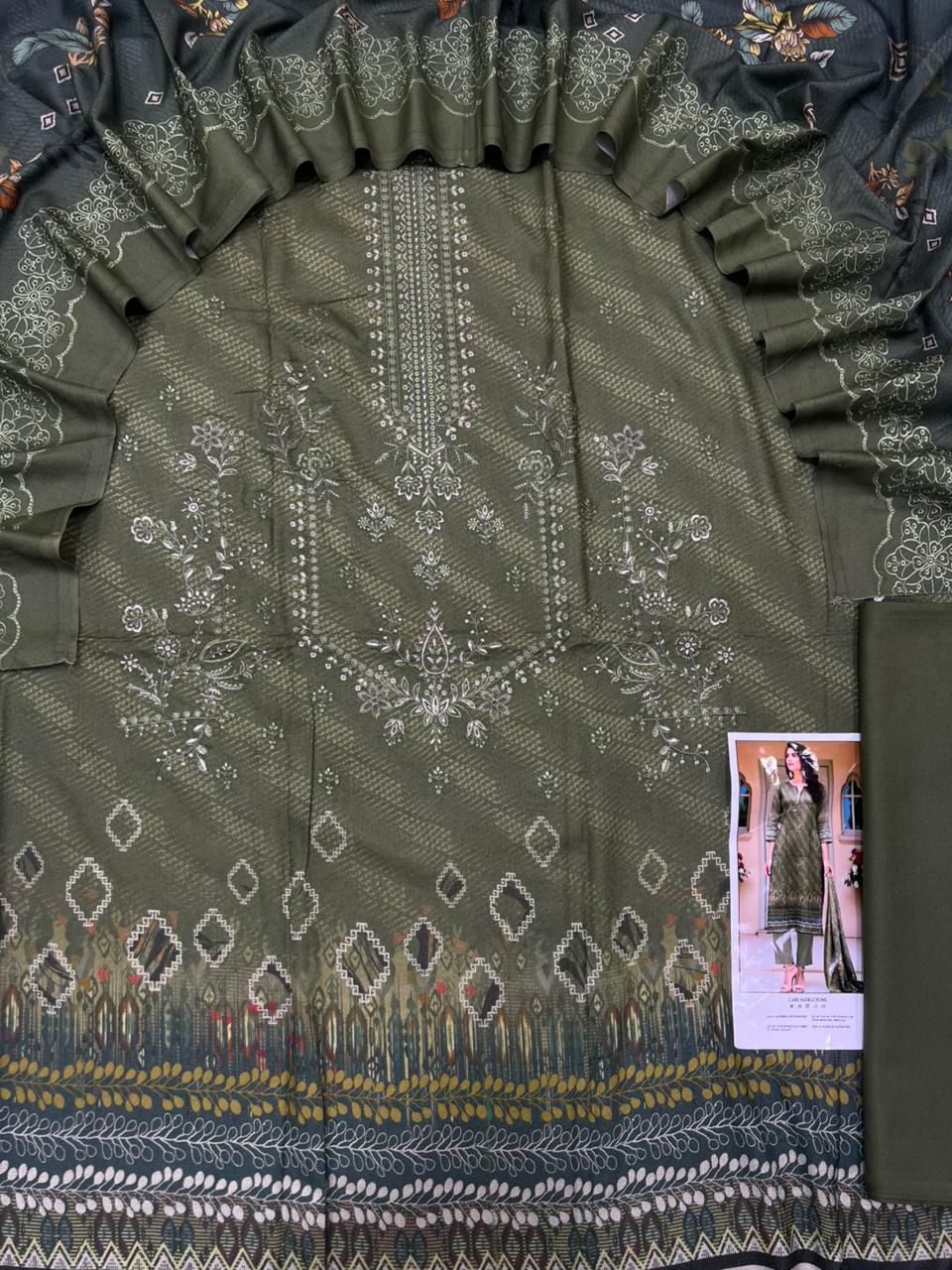 Sapphire Dhanak Embroidered Digital 3-Piece