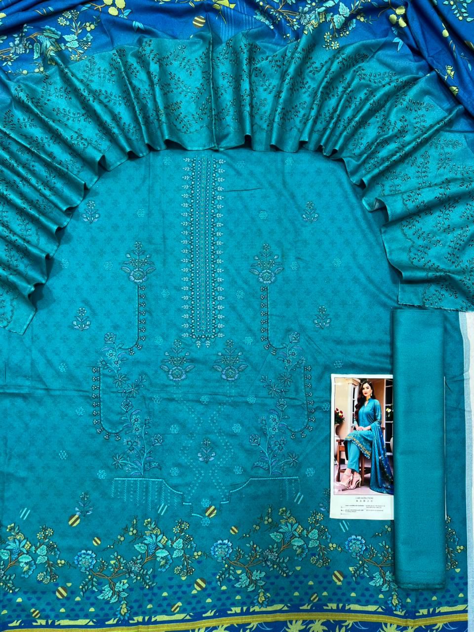 Sapphire Dhanak Embroidered Digital 3-Piece