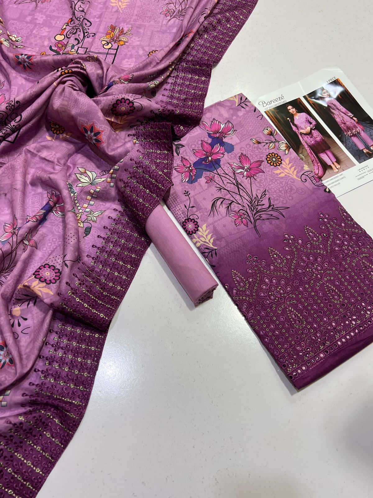 Bareeze Embroidered Lawn 3-Piece Unstiched
