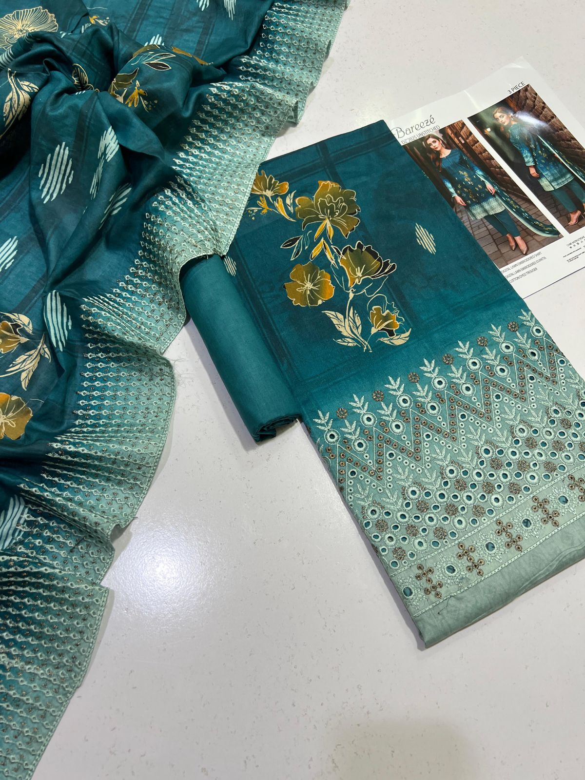 Bareeze Embroidered Lawn 3-Piece Unstiched