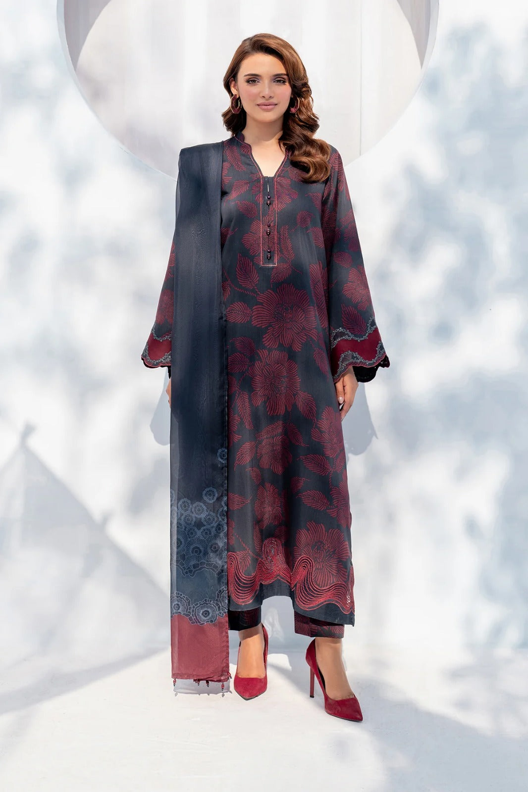Baroque Lawn 3-Piece Unstiched With Embroidered Patches