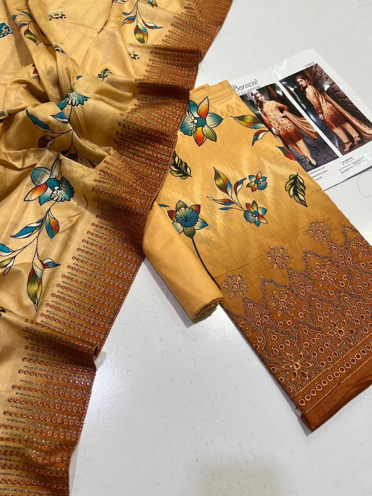 Bareeze Embroidered Lawn 3-Piece Unstiched