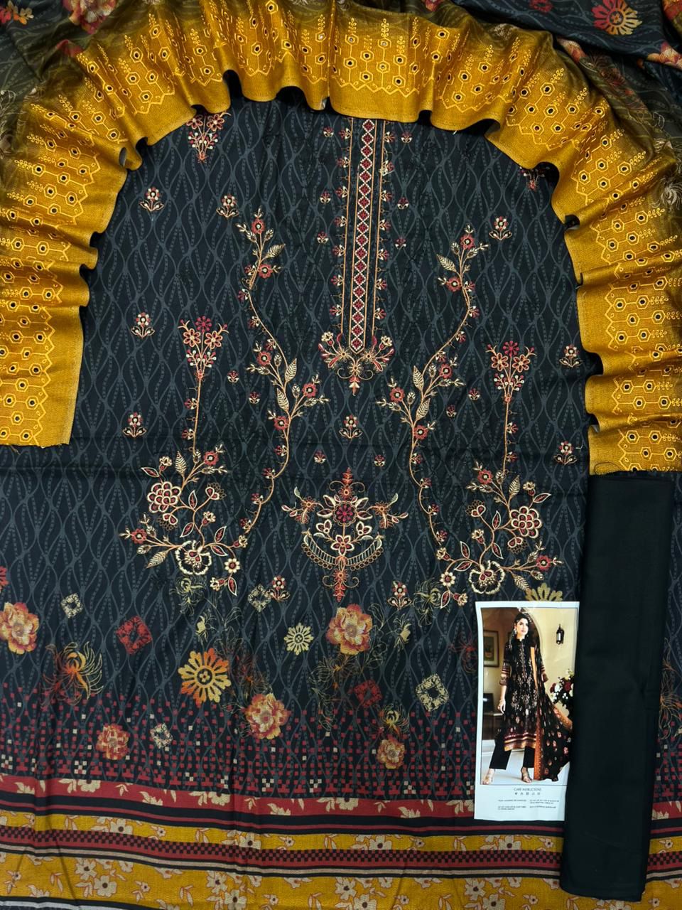 Sapphire Dhanak Embroidered Digital 3-Piece