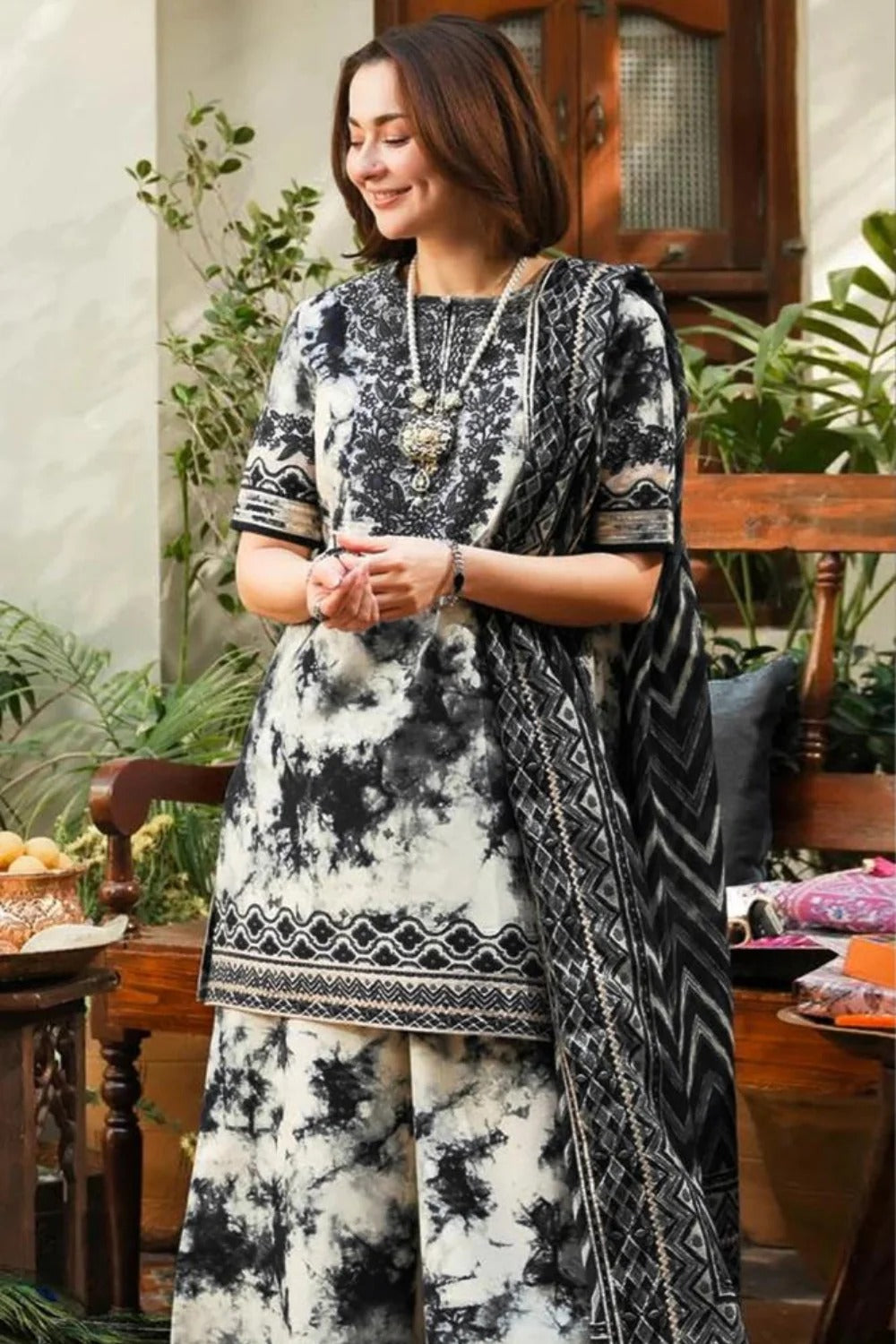 Sapphire Khaddar 3-Piece Unstiched