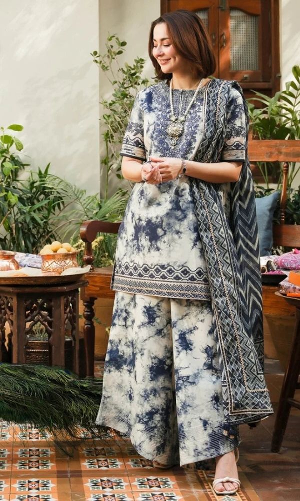 Sapphire Khaddar 3-Piece Unstiched